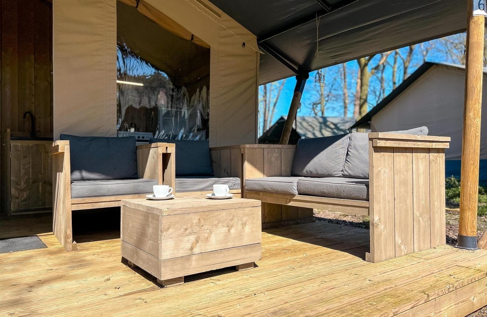 Luxe safaritent met sanitair 6 personen8